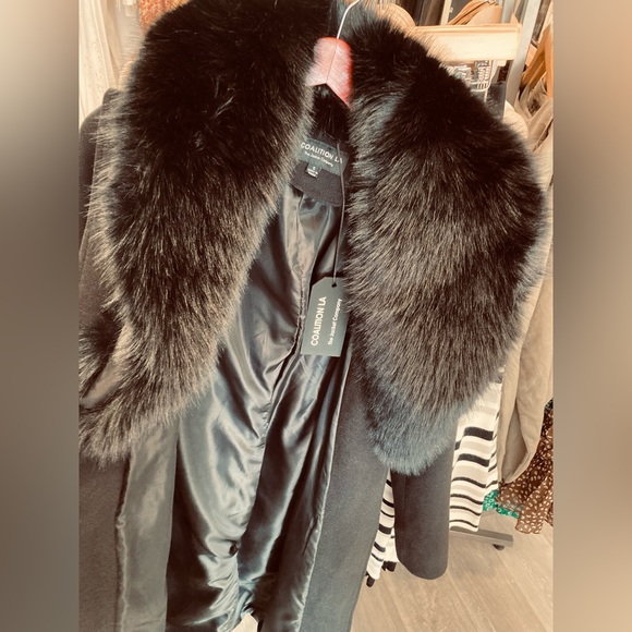 Long Coat with Faux Fur Collar - Picture 9 of 11